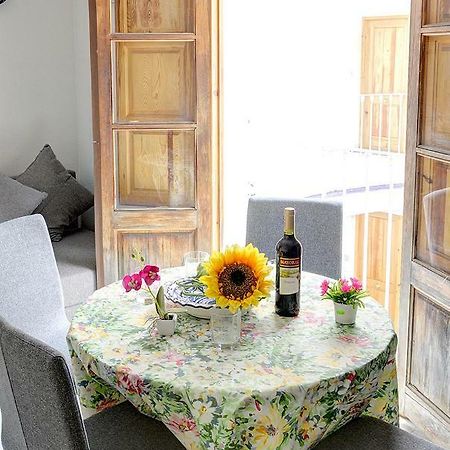 Luminoso Loft En La Alfalfa Apartment Sevilla Bagian luar foto